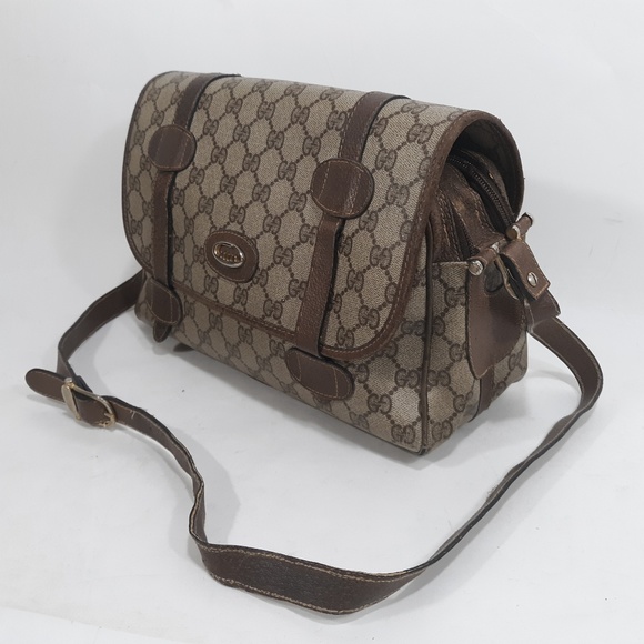 Gucci Handbags - GUCCI Vintage Monogram Supreme Messenger Flap Bag